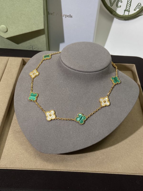 Luxury Inspired Jewelry Vintage Alhambra 10 Motifs Malachite & Diamond Alternating Necklace - Image 5