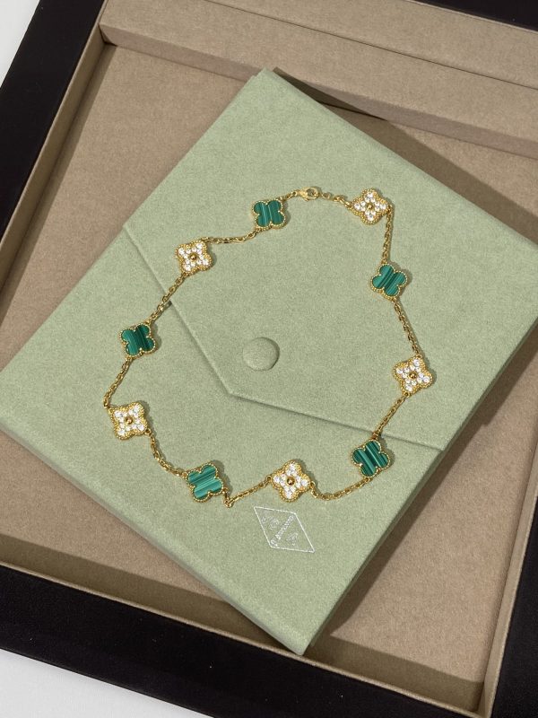 Luxury Inspired Jewelry Vintage Alhambra 10 Motifs Malachite & Diamond Alternating Necklace - Image 4