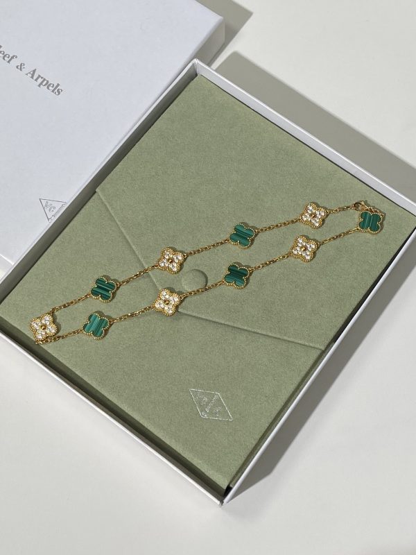 Luxury Inspired Jewelry Vintage Alhambra 10 Motifs Malachite & Diamond Alternating Necklace - Image 3
