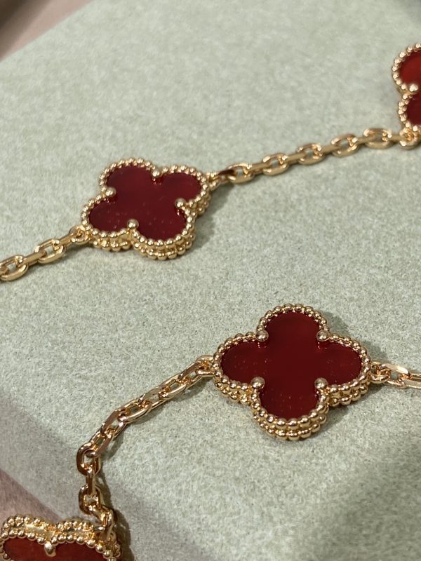 Luxury Inspired Jewelry Vintage Alhambra 10 Motifs Carnelian Necklace - Image 4