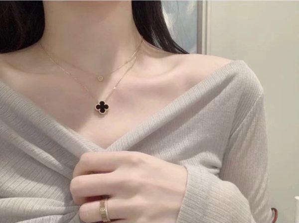 Luxury Inspired Jewelry Vintage Alhambra Onyx Clover Necklace - Image 7