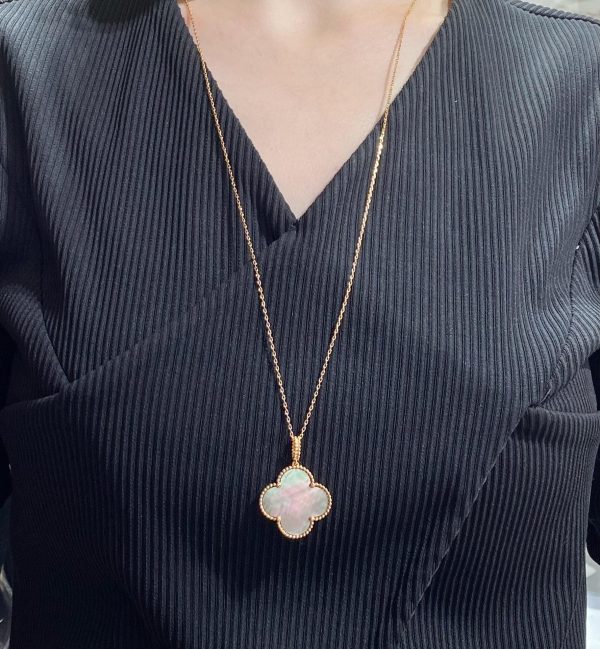 Luxury Inspired Jewelry Vintage Alhambra Large Grey Mother-of-Pearl Clover Necklace - Image 8