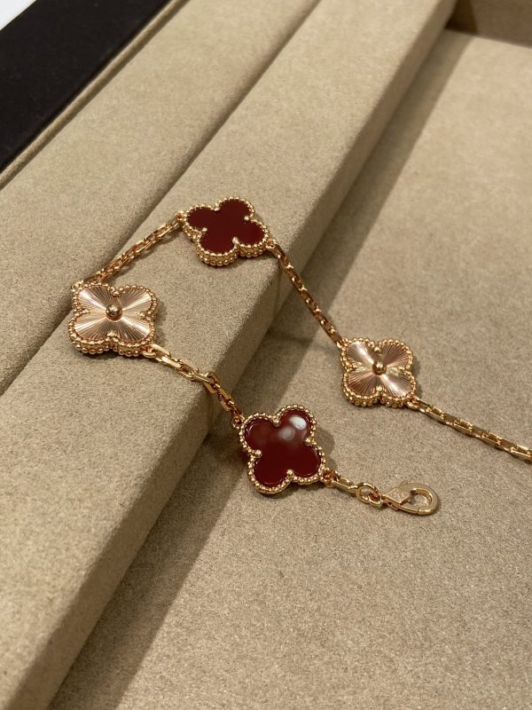 Luxury Inspired Jewelry Vintage Alhambra 5 Motifs Carnelian & Guilloché Bracelet (Gold Tone) - Image 4
