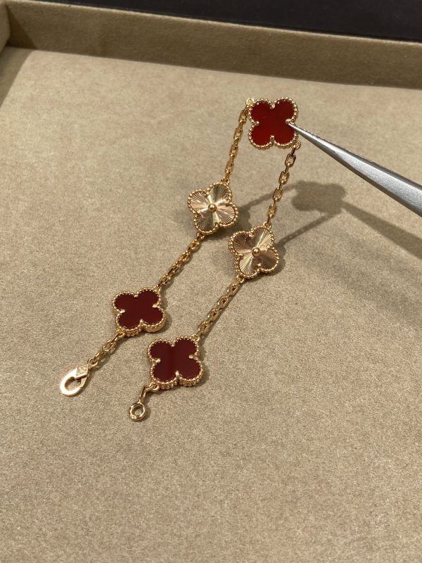 Luxury Inspired Jewelry Vintage Alhambra 5 Motifs Carnelian & Guilloché Bracelet (Gold Tone) - Image 3