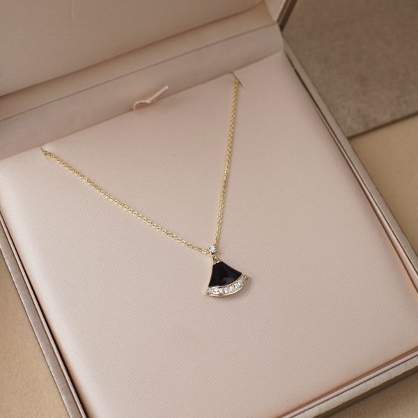 Divas' Dream Black Onyx Fan Pendant Necklace (Premium Craftsmanship, Thick Gold Plated) - Image 3