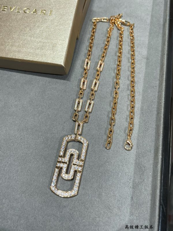 Parentesi Full Crystal Openwork Pendant Necklace - Image 3