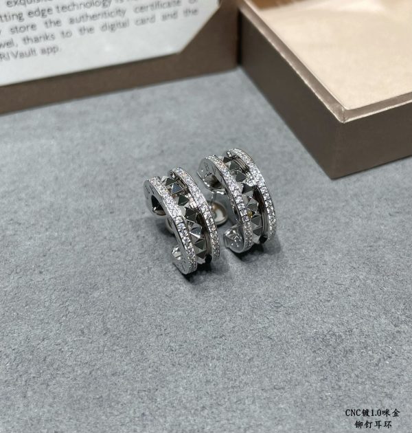 Italian Luxury Jewelry Rock Stud Earrings - Image 4