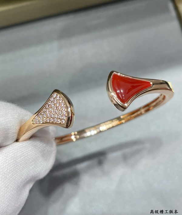 Divas' Dream Fan Open Cuff Bracelet - Image 2