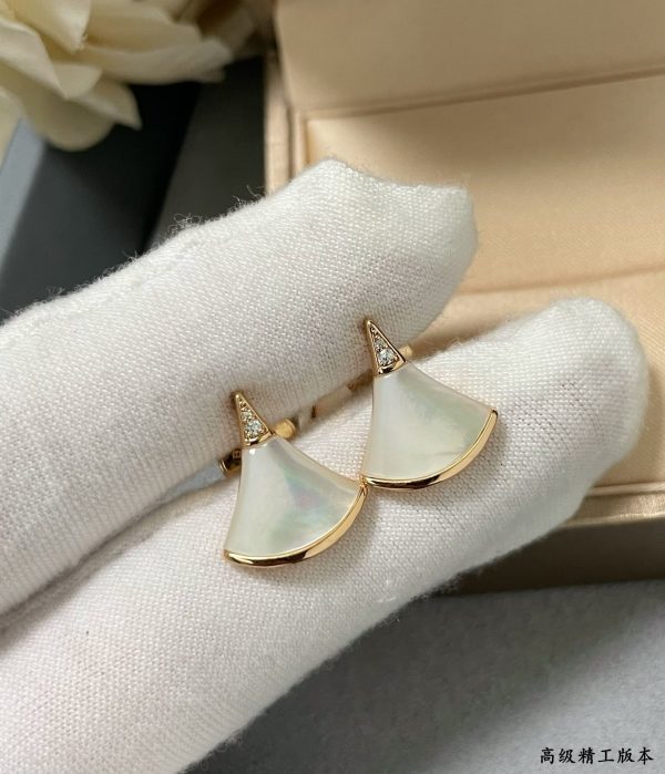Divas' Dream Fan Stud Earrings (Premium Craftsmanship, 2 Colors) - Image 5