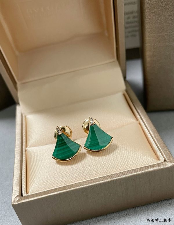 Divas' Dream Fan Stud Earrings (Premium Craftsmanship, 2 Colors) - Image 3