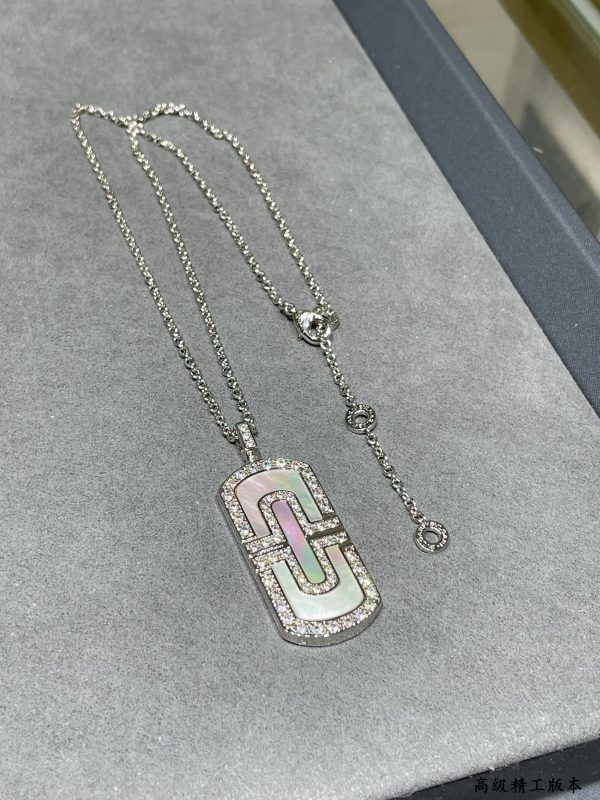Parentesi Mother-of-Pearl Pendant Necklace - Image 3