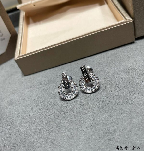 Parentesi Full Crystal Circle Stud Earrings (Premium CNC Craftsmanship, 2 Finishes) - Image 3