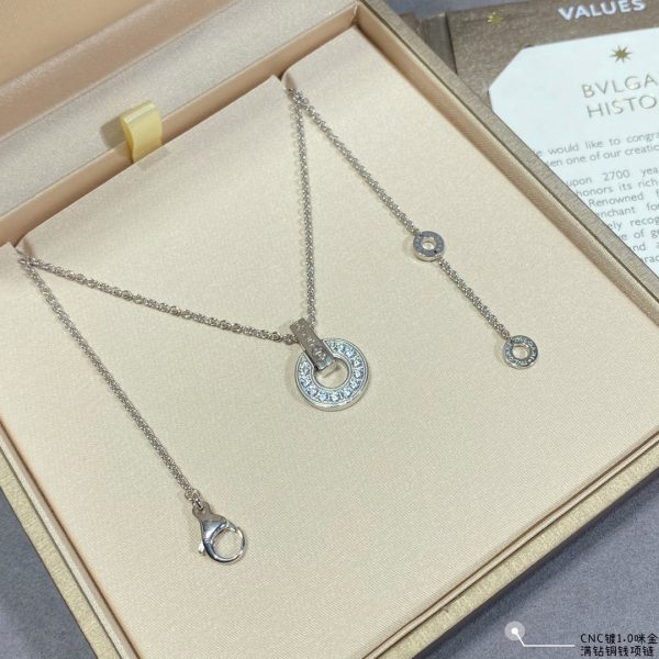 Parentesi Full Crystal Pendant Necklace (Premium CNC Craftsmanship, 2 Finishes) - Image 3