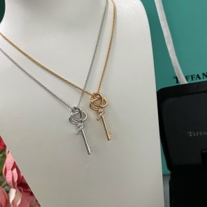 Heart Tag Style Jewelry Knot Key Pendant Necklace (Premium V-Gold Version, 2 Finishes)