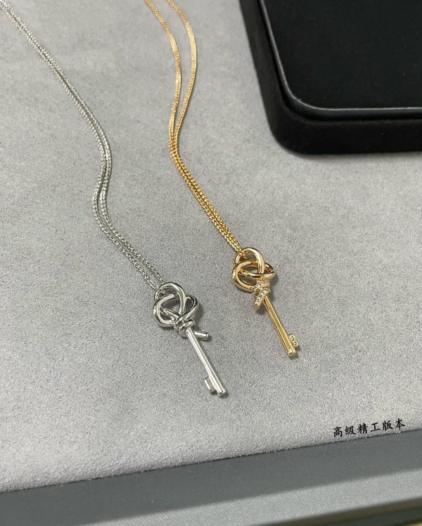 Heart Tag Style Jewelry Knot Key Pendant Necklace (Premium V-Gold Version, 2 Finishes) - Image 3